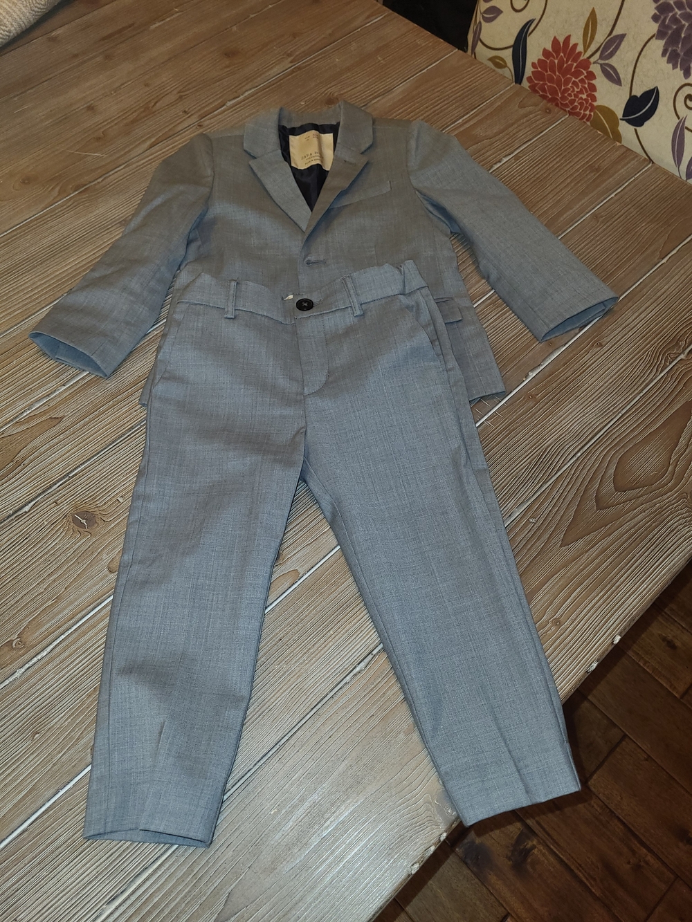 Zara Boys' Light Gray Two-Piece Suit Size 4
